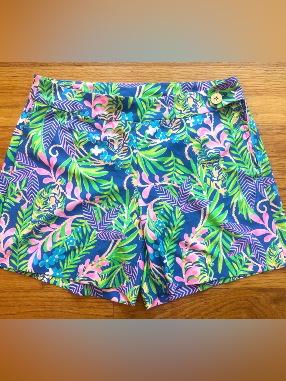 SOLD Lilly Pulitzer Size 4, Shorts in 'Borealis Blue How You Like Me Prowl’ - Picture 2 of 7